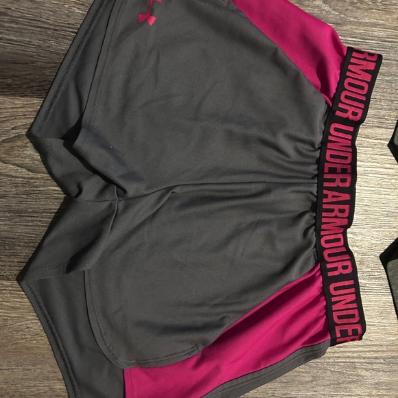 Under Armour Short Bundle - Picture 2 of 4
